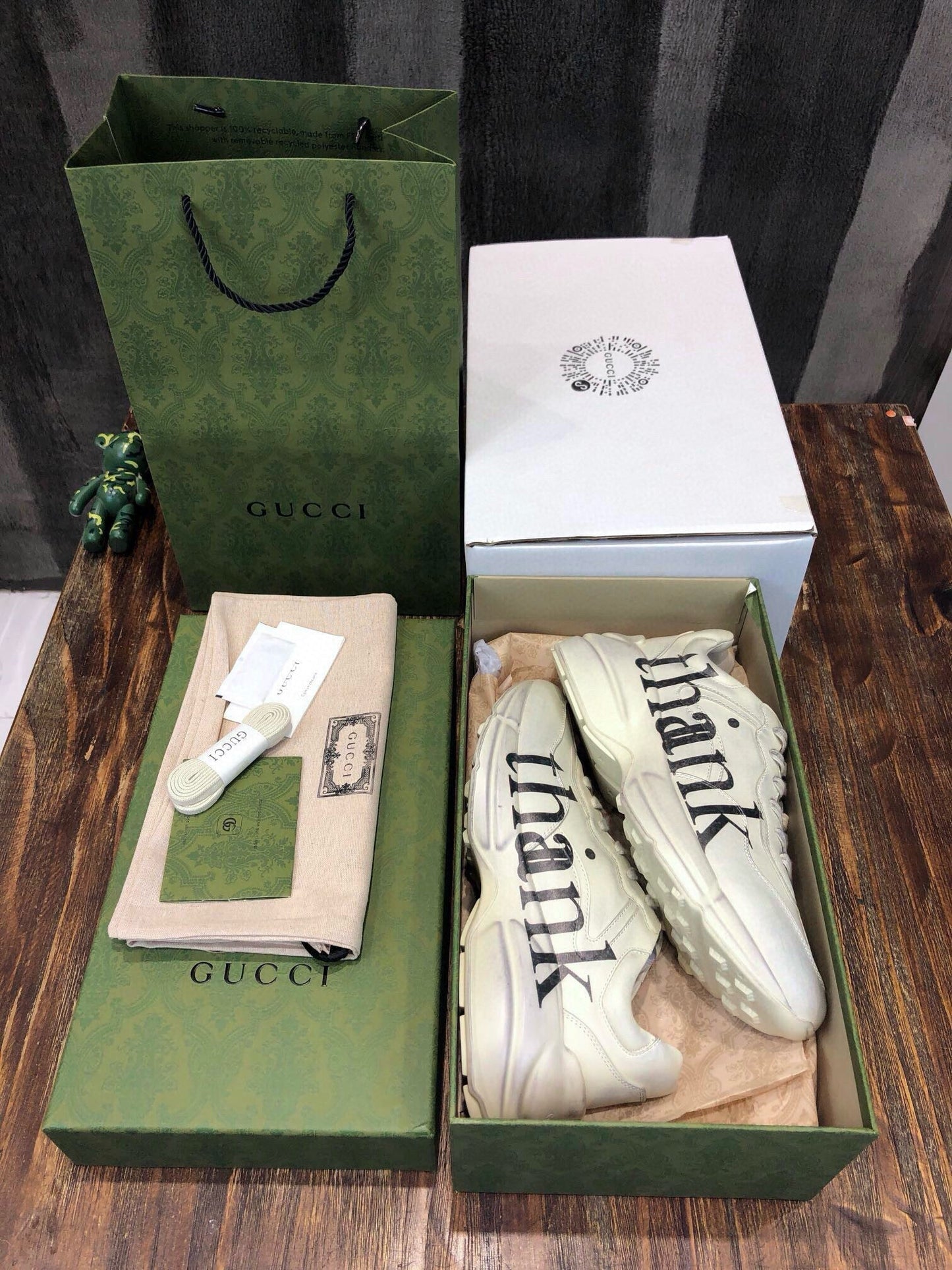 GUC Sneakers