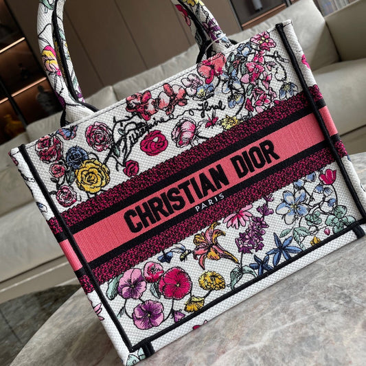 DIO Book Tote