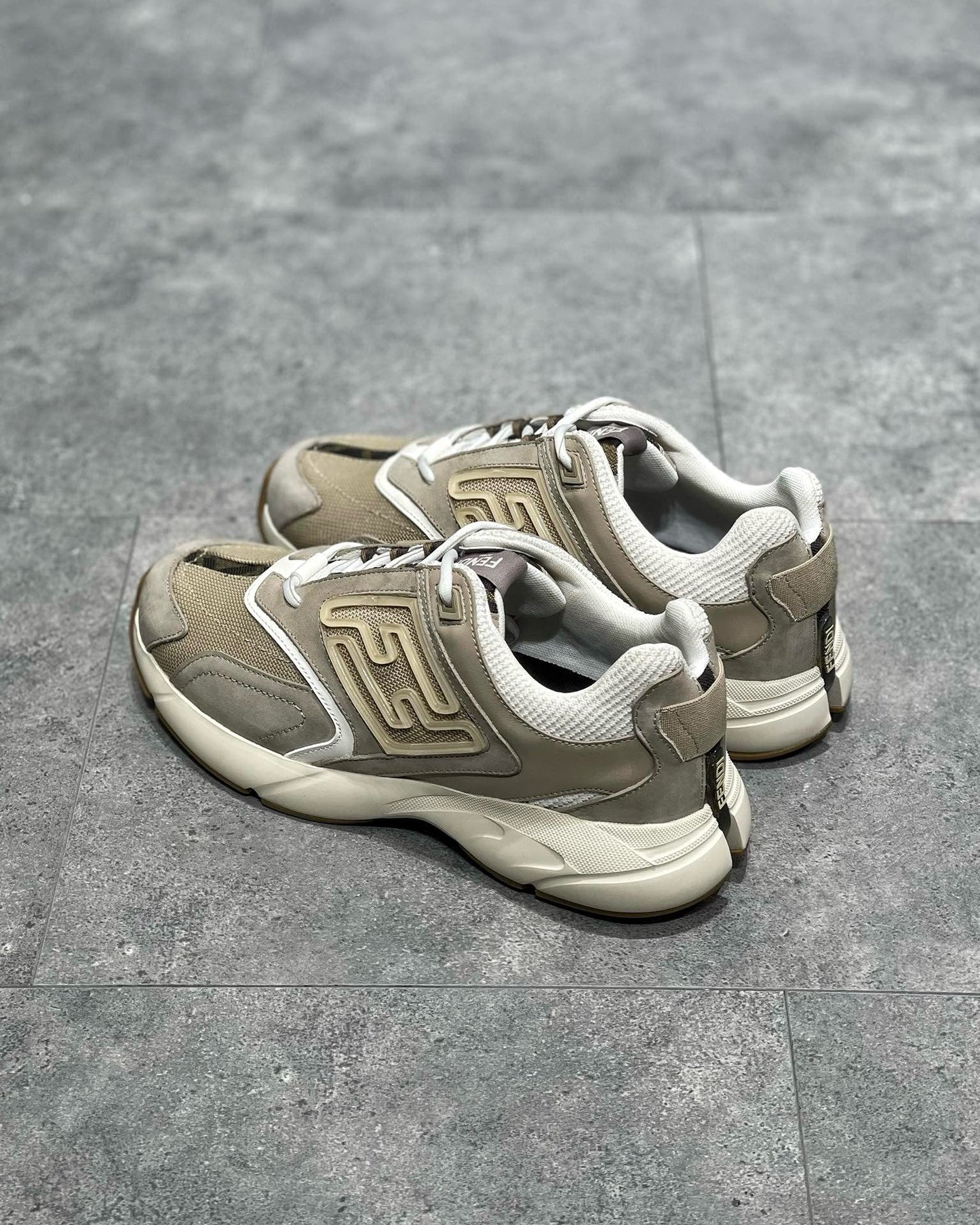 FEN Sneakers