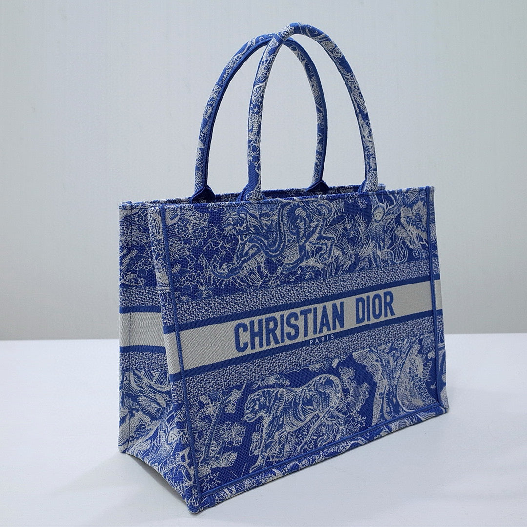 BOOK TOTE 42 BLUE MACROCANNAGE EMBROIDERY