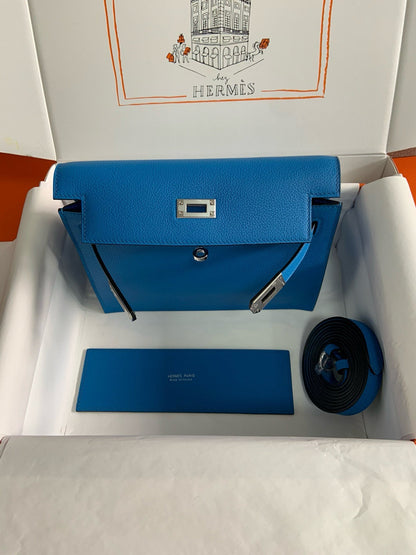 KELLY DANSE 22 EVERCOLOR BLUE IN CALFSKIN GOLD HARDWARE