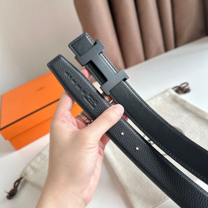 HERM Constance Reversible Belt 38MM in Clemence Leather with Black Buckle