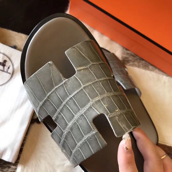 HERM Izmir Sandals In Grey Shiny Niloticus Crocodile