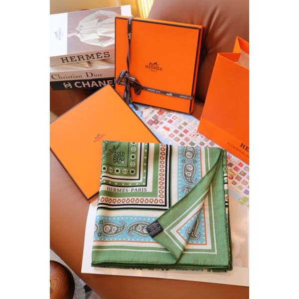 HERM Green Tatouages Marins Bandana Shawl 140