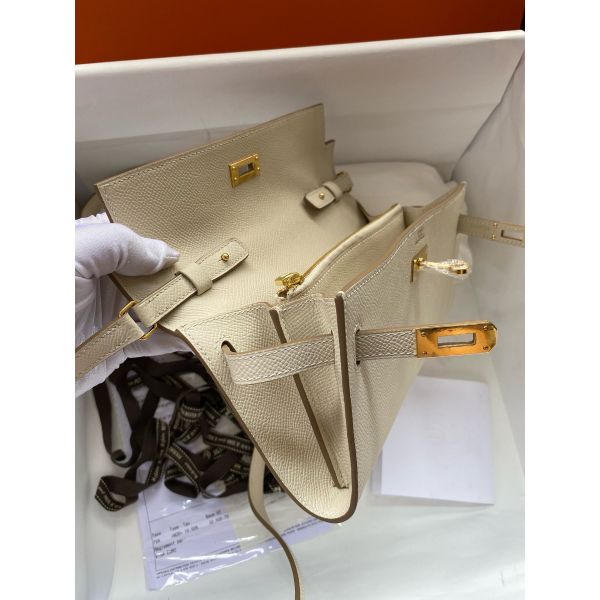 HERM Kelly Classique To Go Wallet in Craie Epsom Calfskin