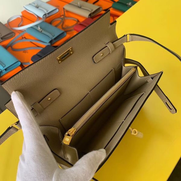 HERM Kelly Classique To Go Wallet In Tourterelle Epsom Calfskin