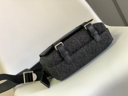 LO Messenger Bag