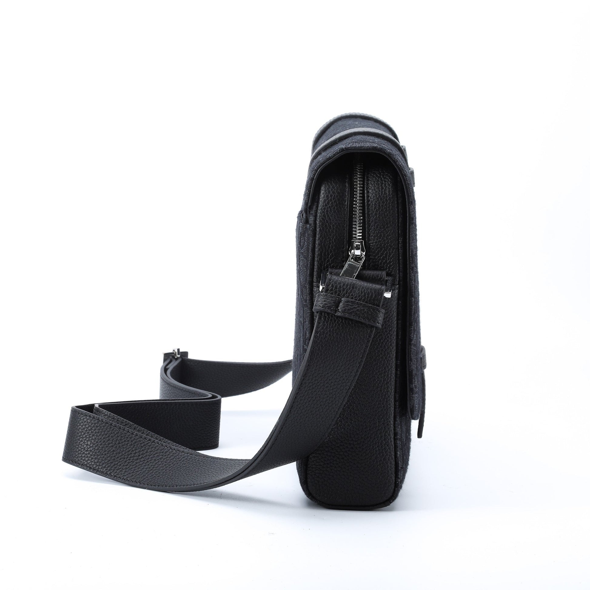 DIO Oblique Messenger Bags