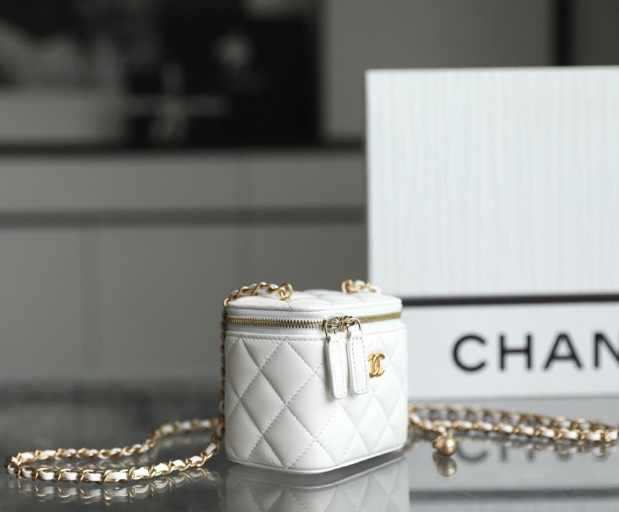 CHA 23 Mini Vanity