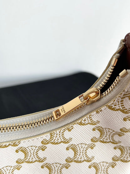CEL Triomphe Hobo