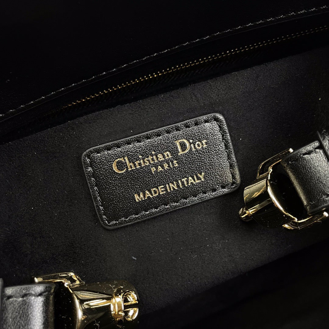 DIO Handbag