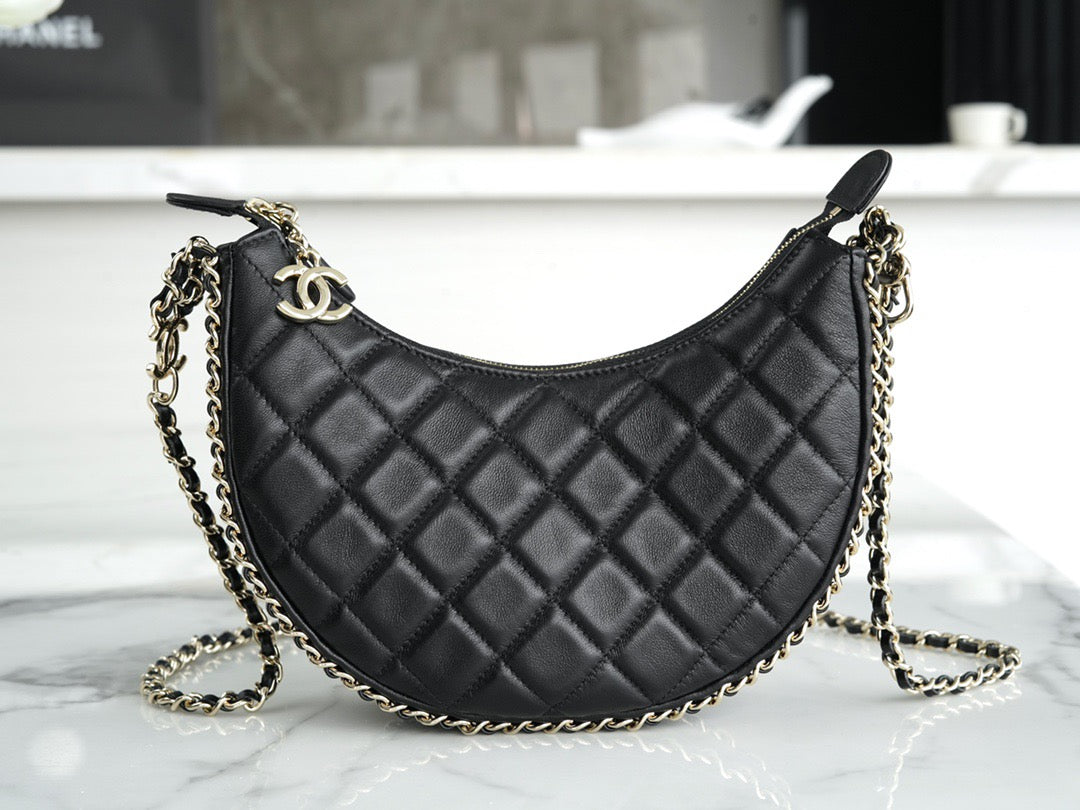 CHA 23p Hobo Bag
