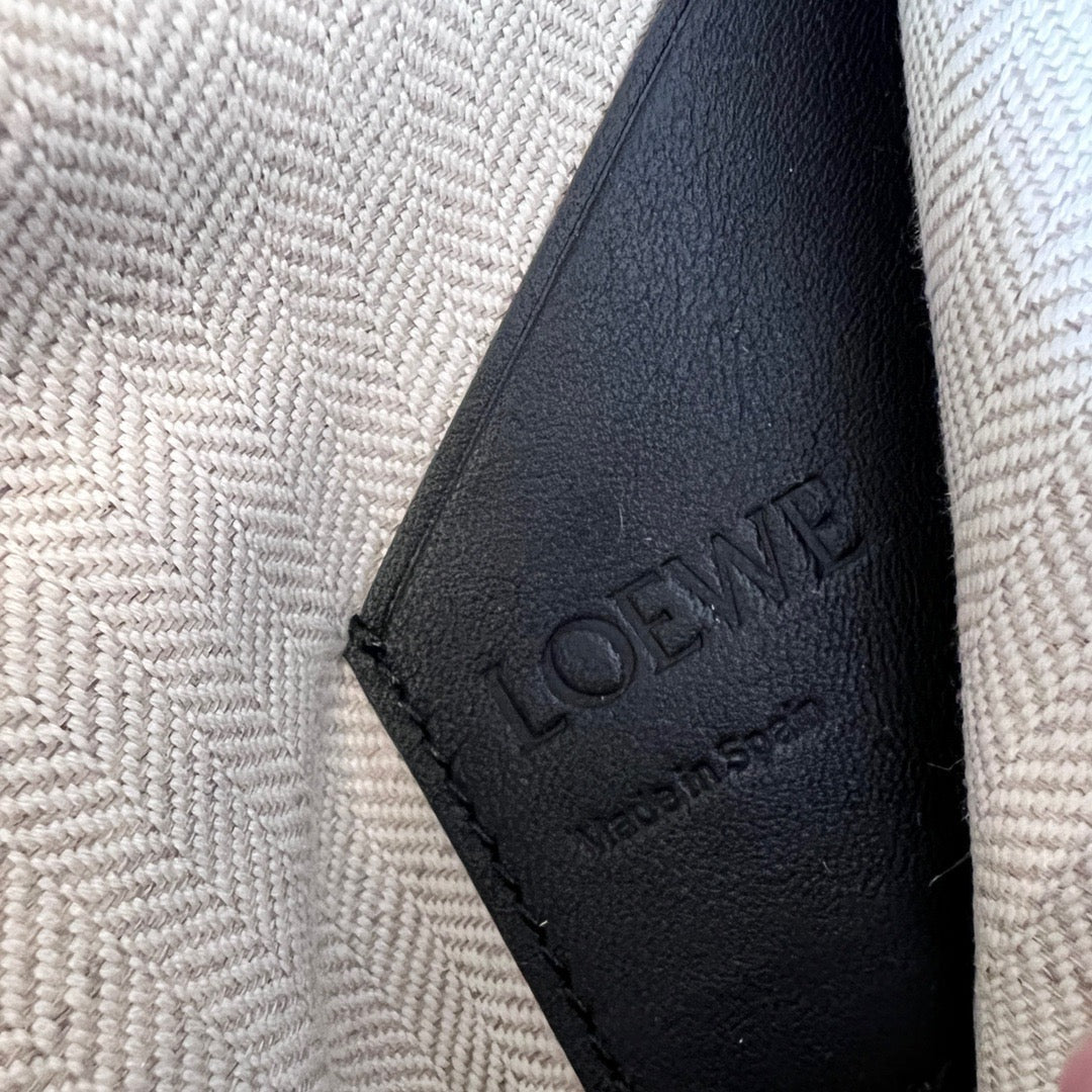 LO Sling Bag