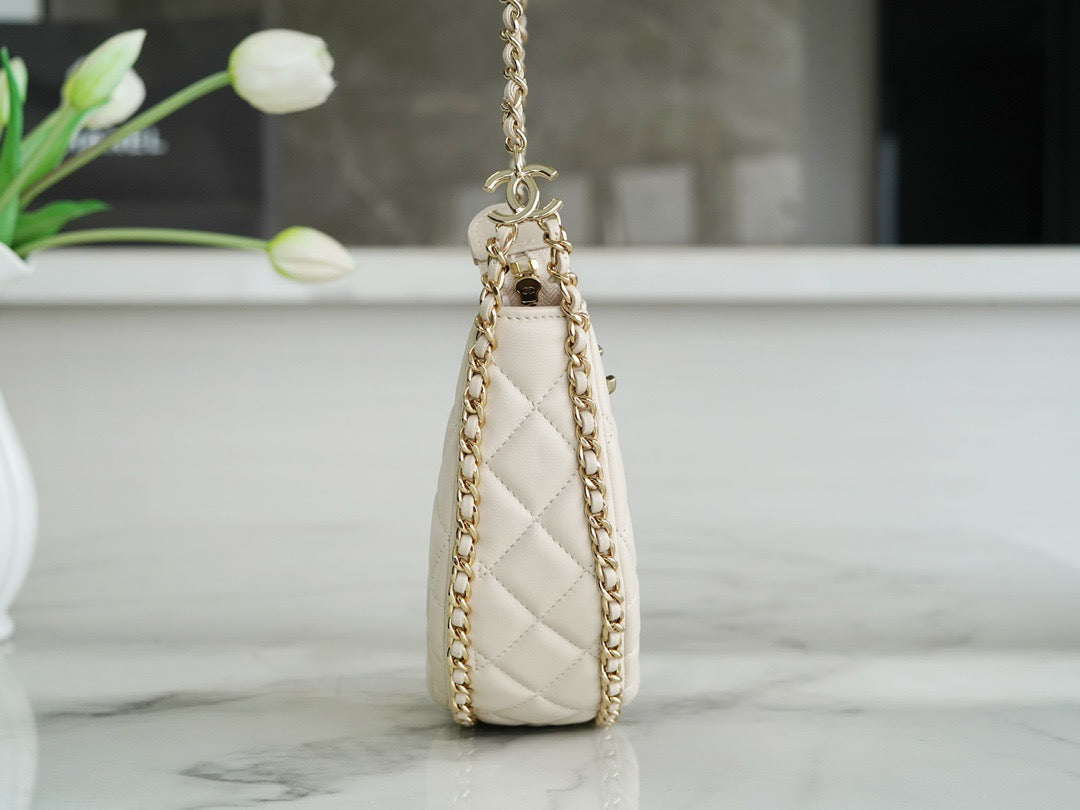 CHA 23p Hobo Bag