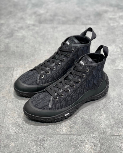 DIO Sneakers