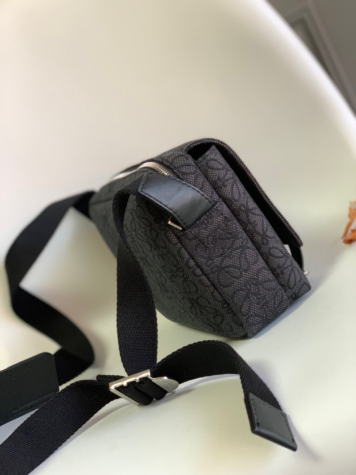 LO Messenger Bag