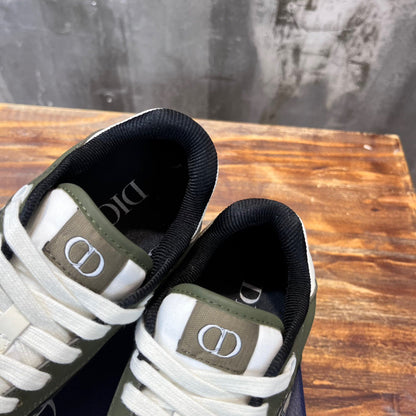 DIO Sneakers