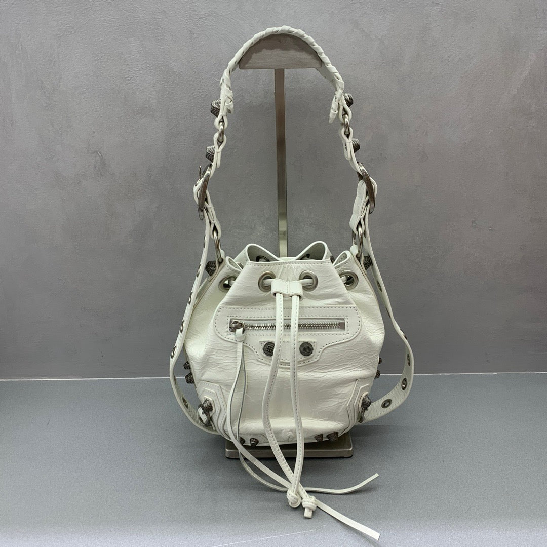 BLCG Cagole Bucket