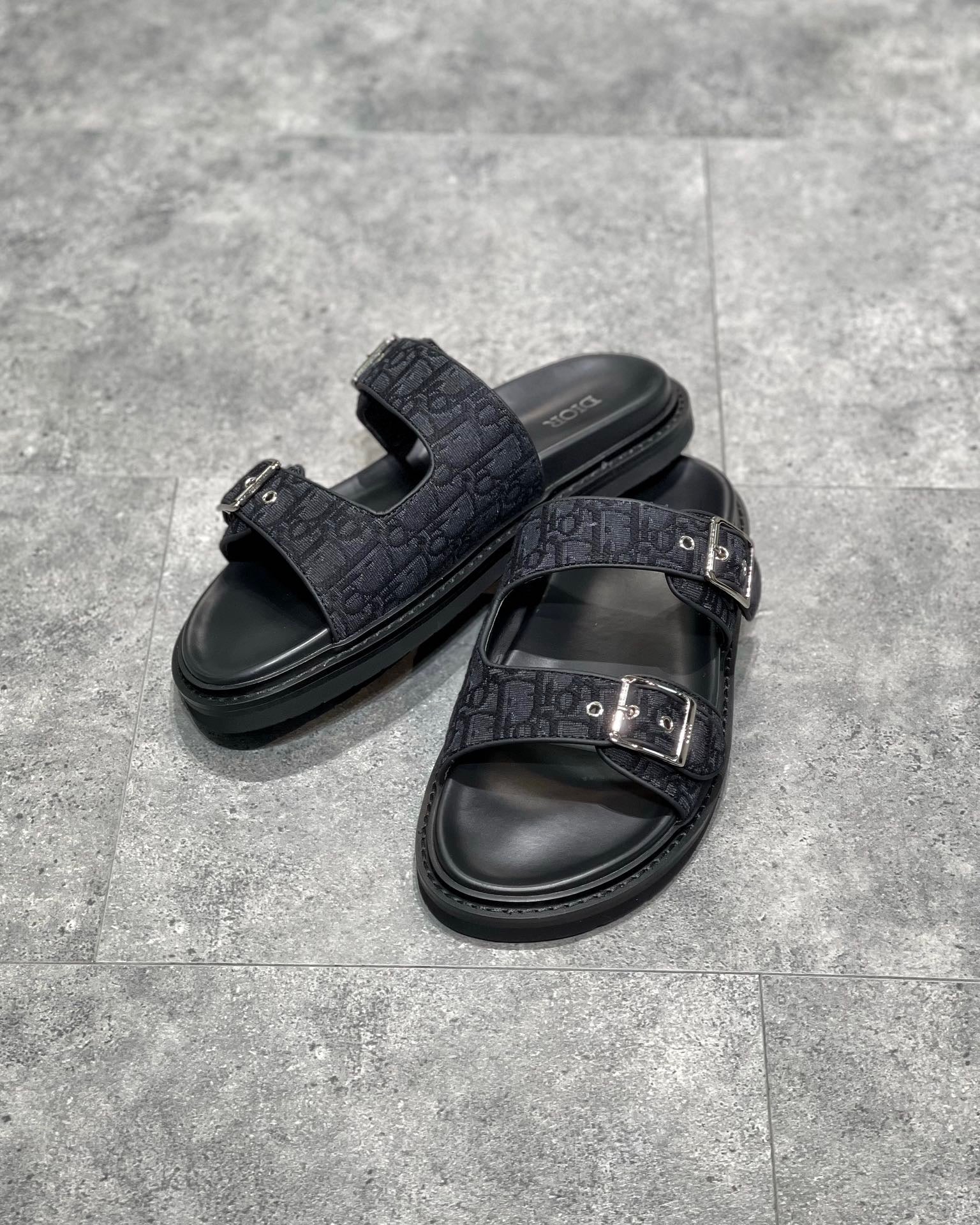 DIO Sandal