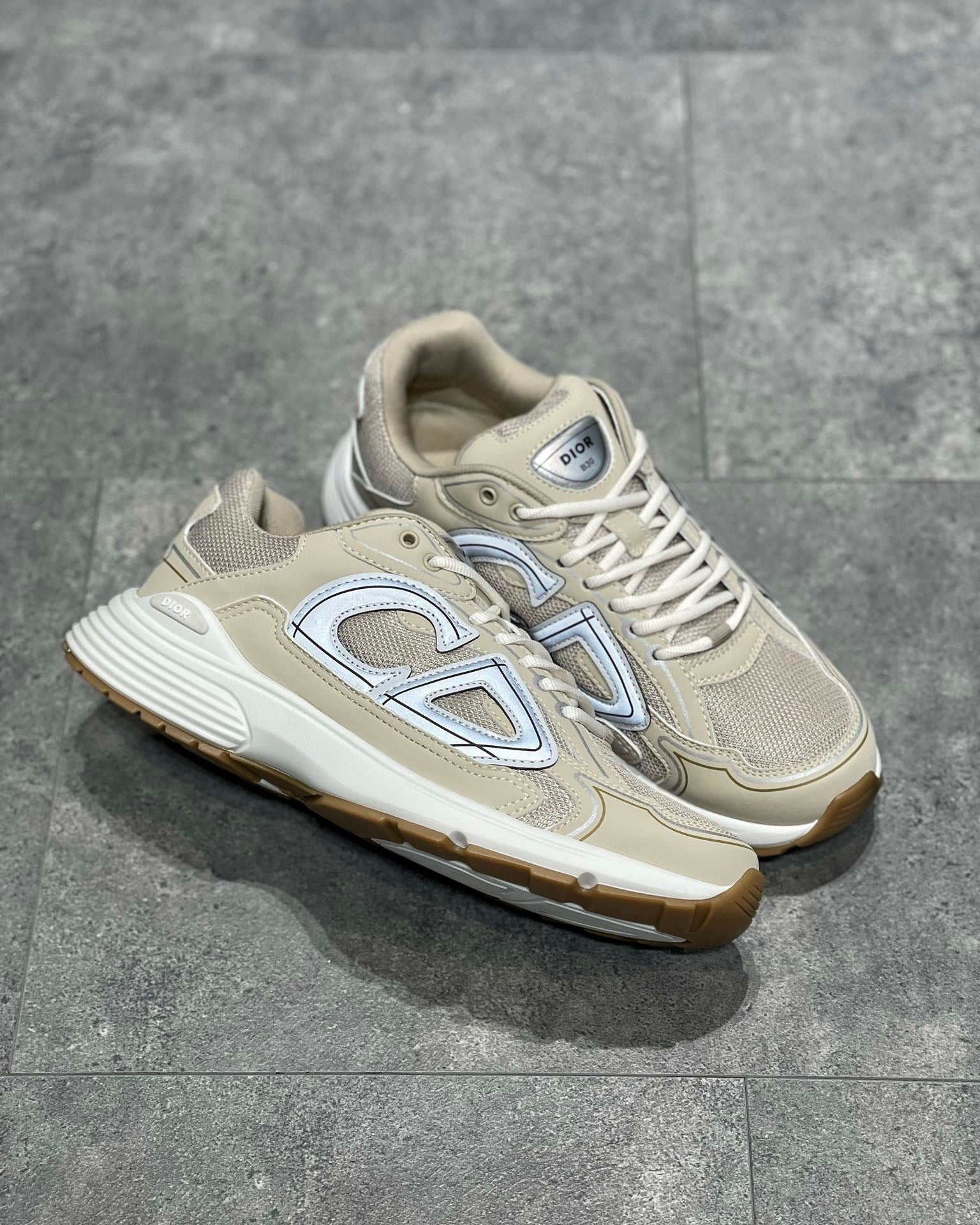 DIO Sneakers