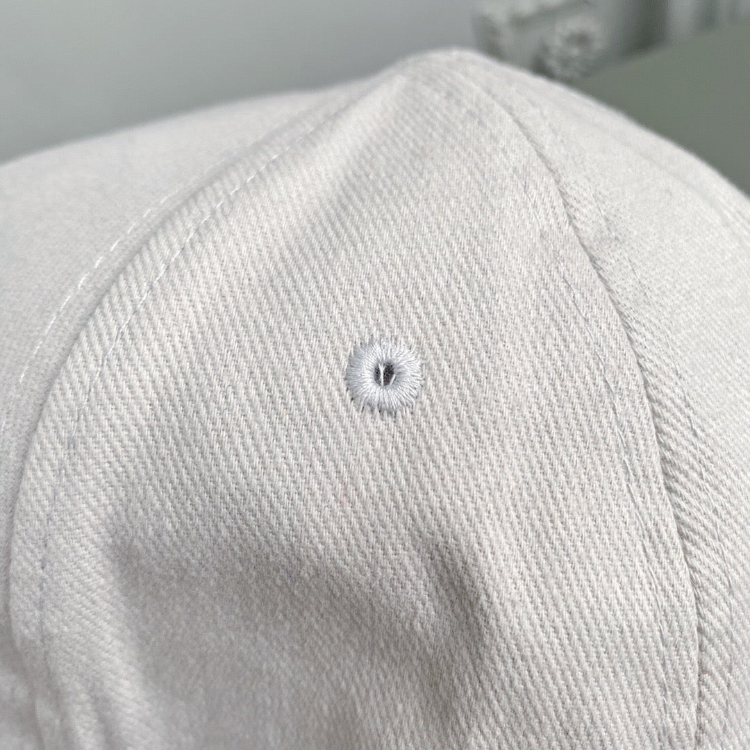 Caps