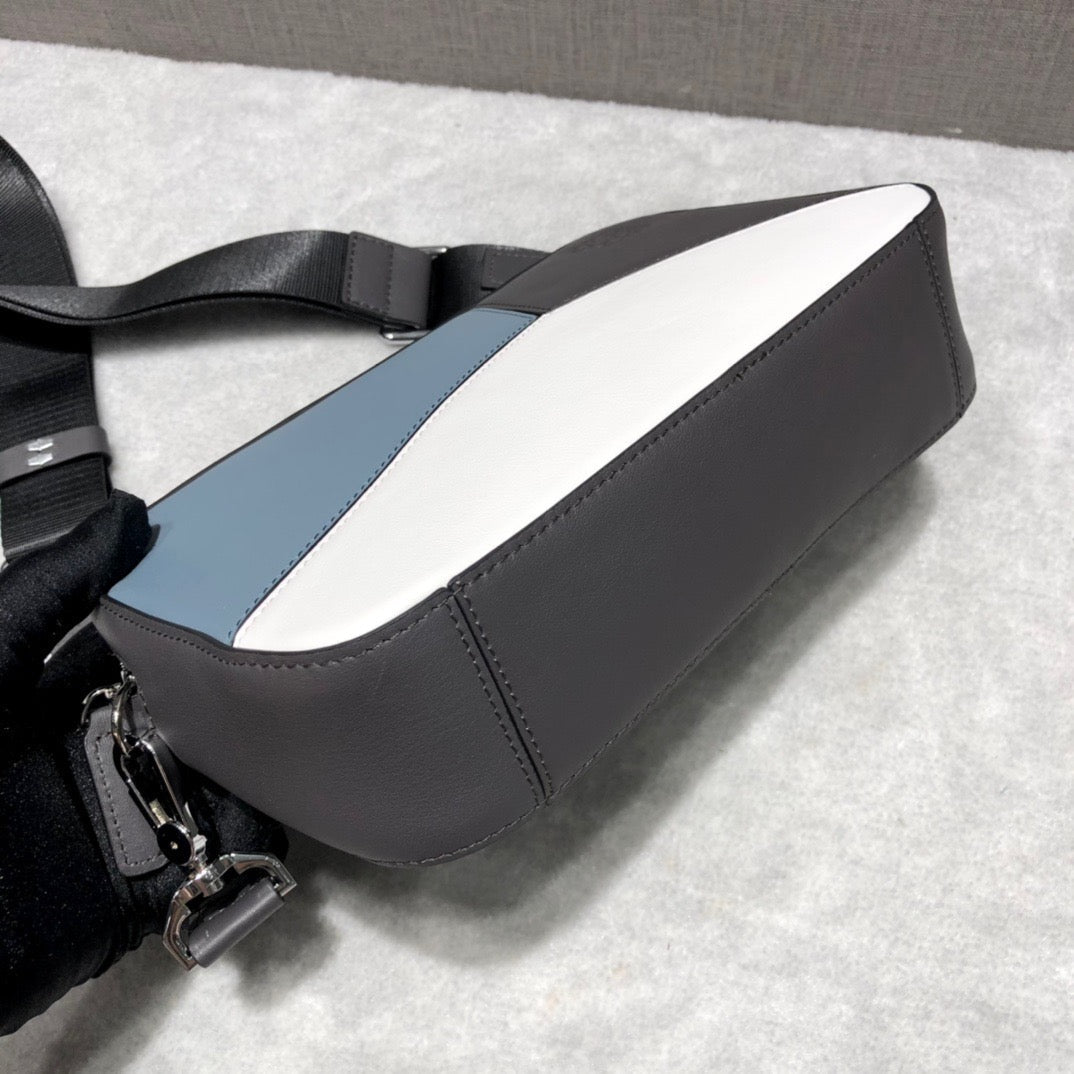 LO Messenger Bag