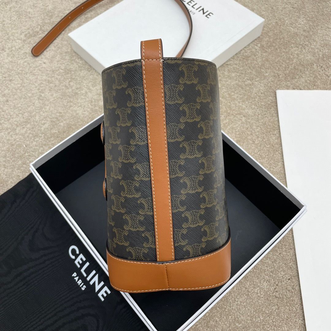 CEL Triomphe Bucket