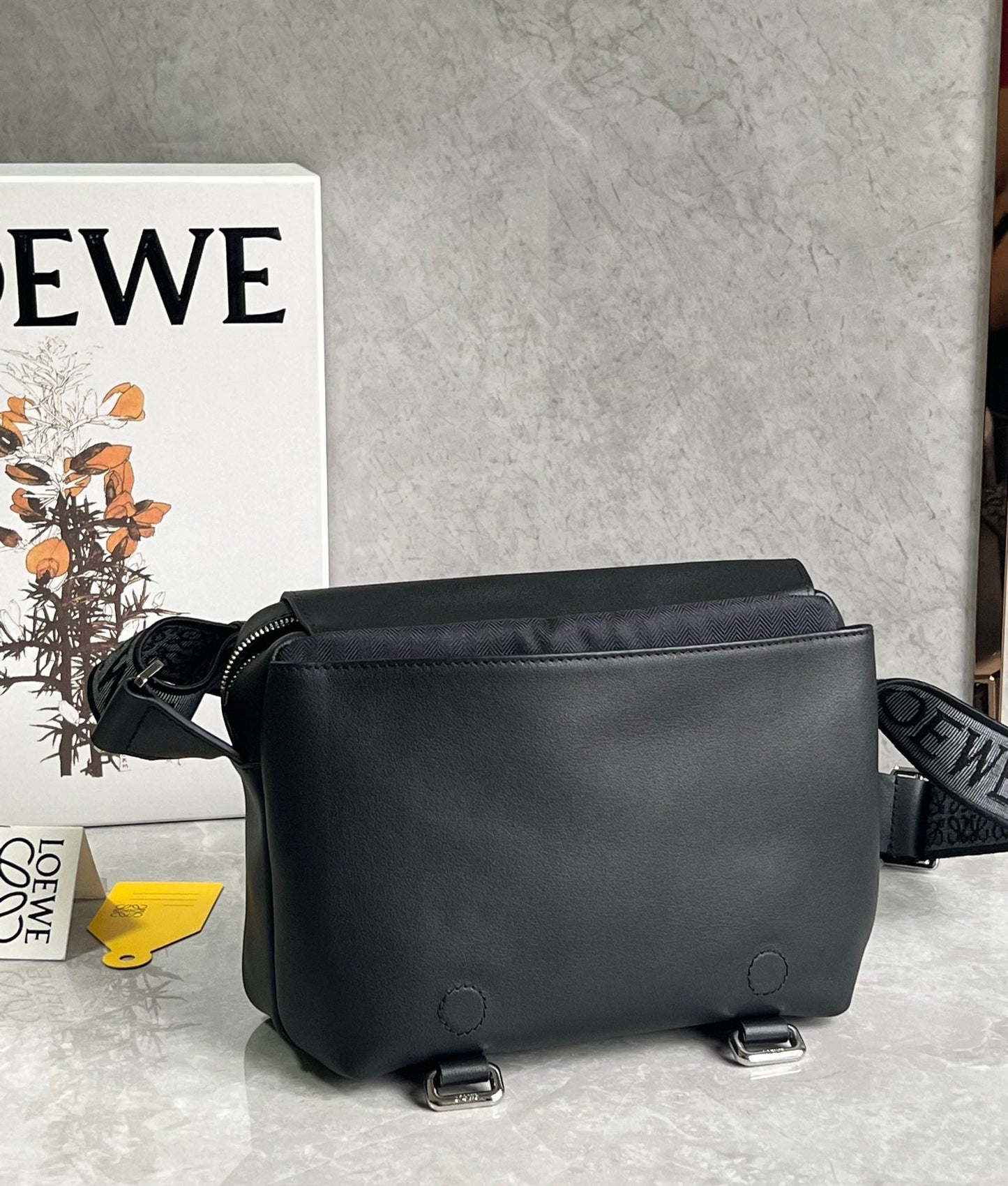 LO Messenger Bag
