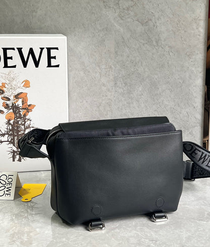 LO Messenger Bag
