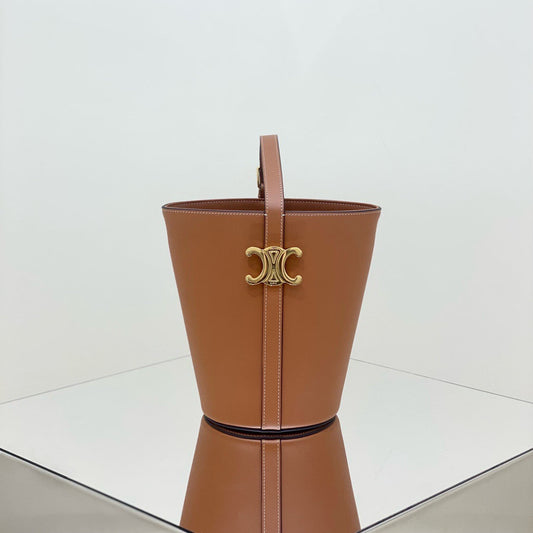CEL Triomphe Bucket