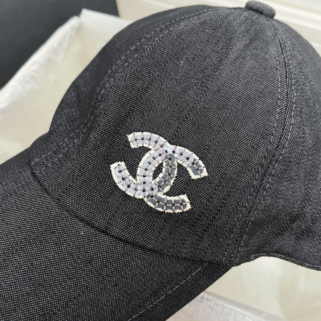 Caps