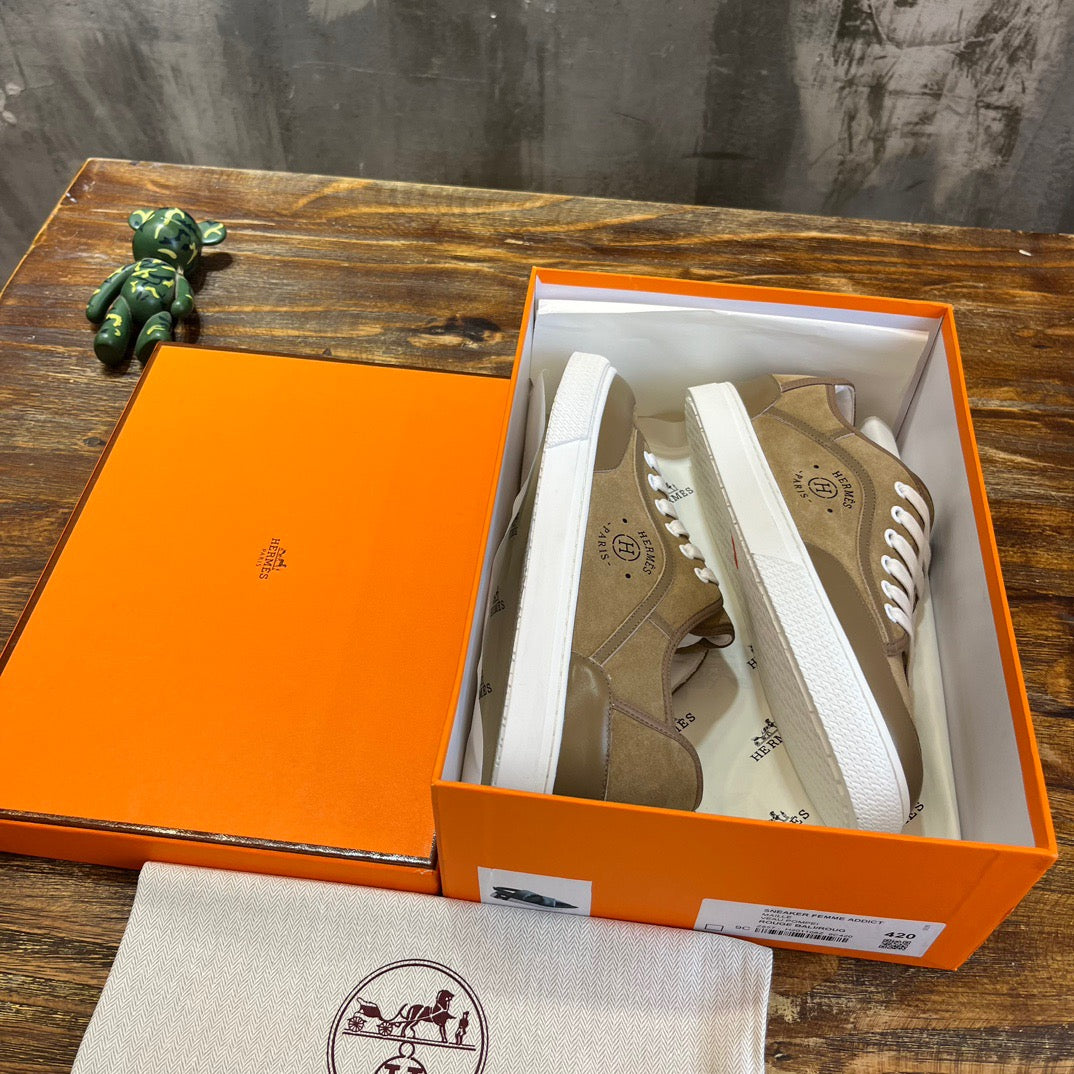 HERM Sneakers