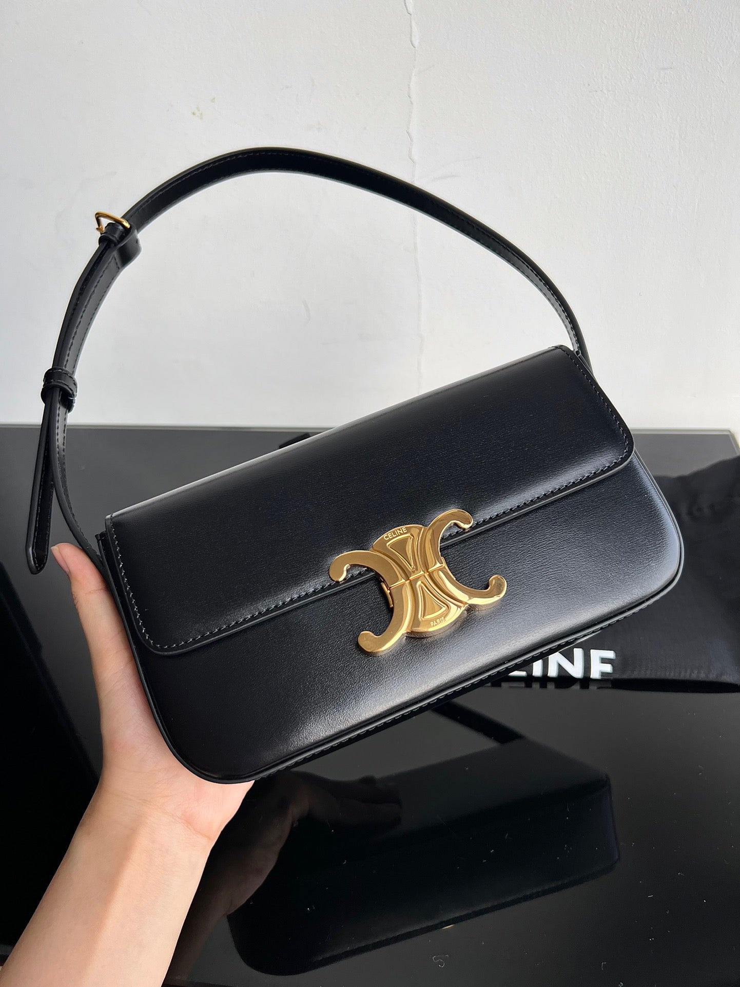 CEL Triomphe Hobo