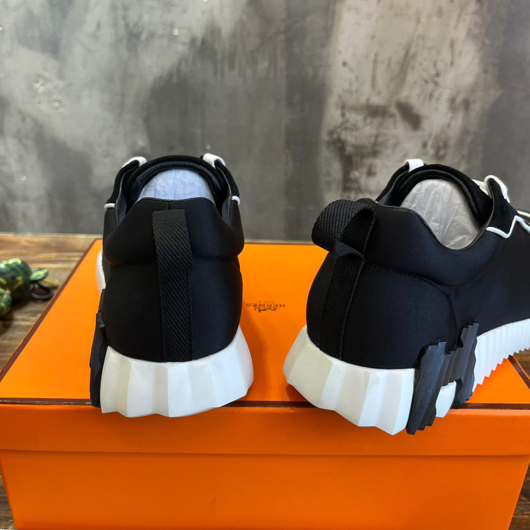 HERM Sneakers