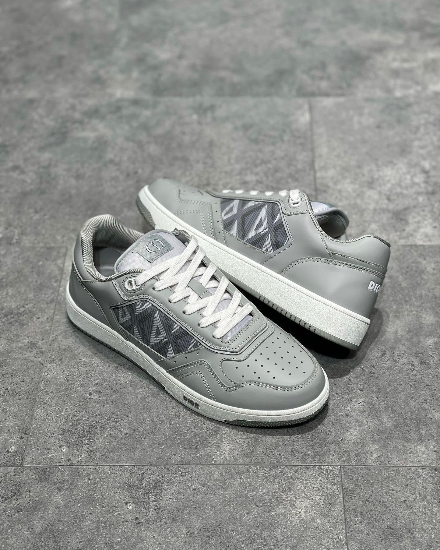 DIO Sneakers