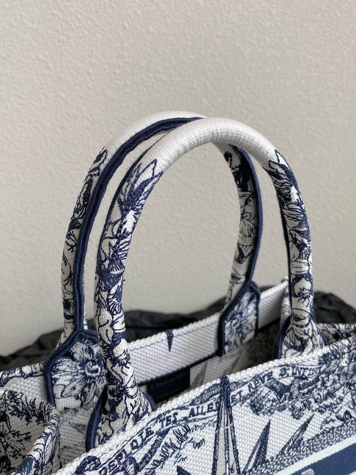DIO BookTote (Small)