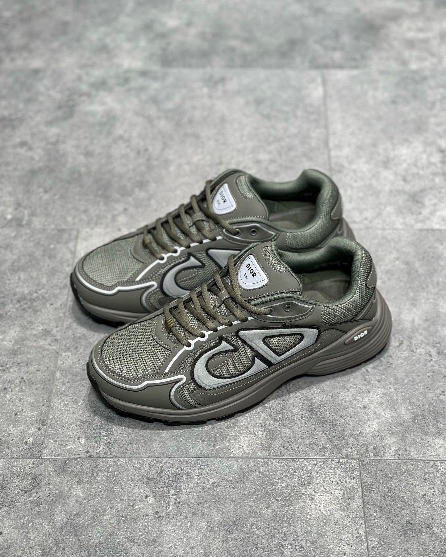 DIO Sneakers