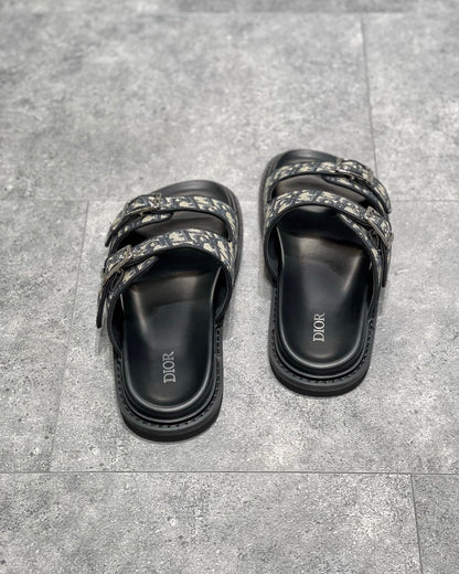DIO Sandal