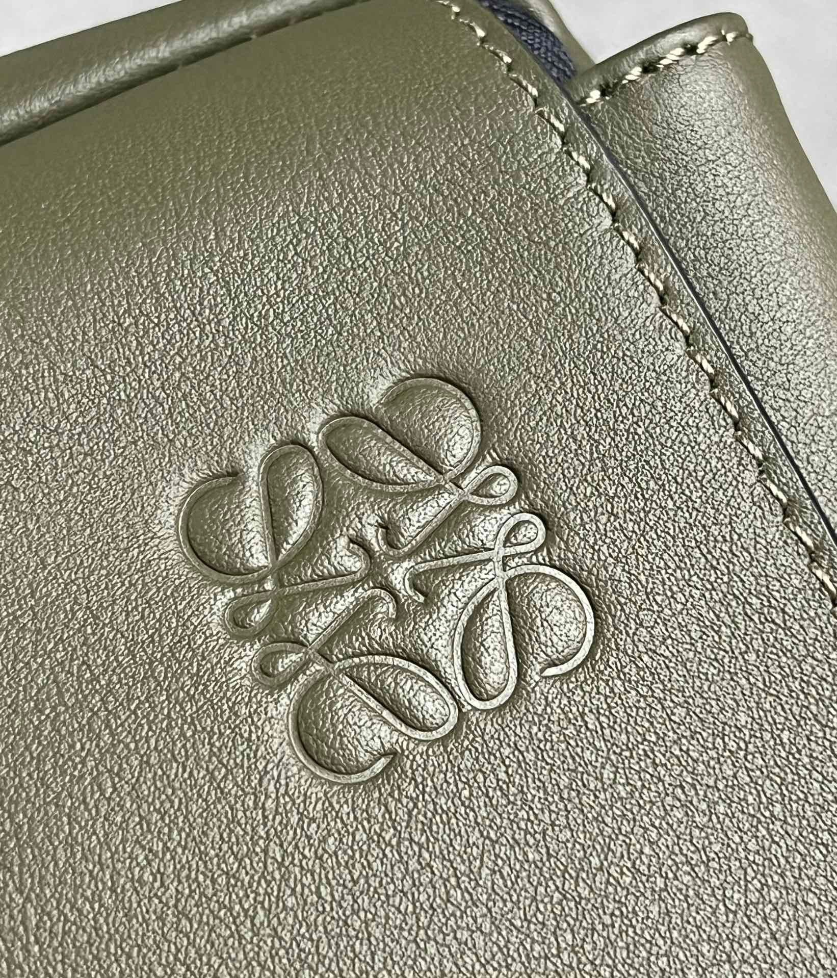LO Messenger Bag