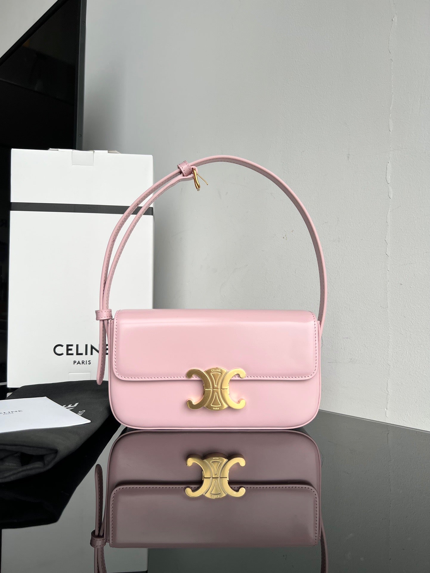 CEL Triomphe Hobo