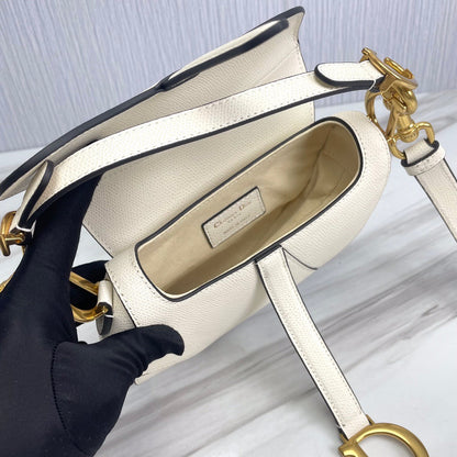 DIO Saddle