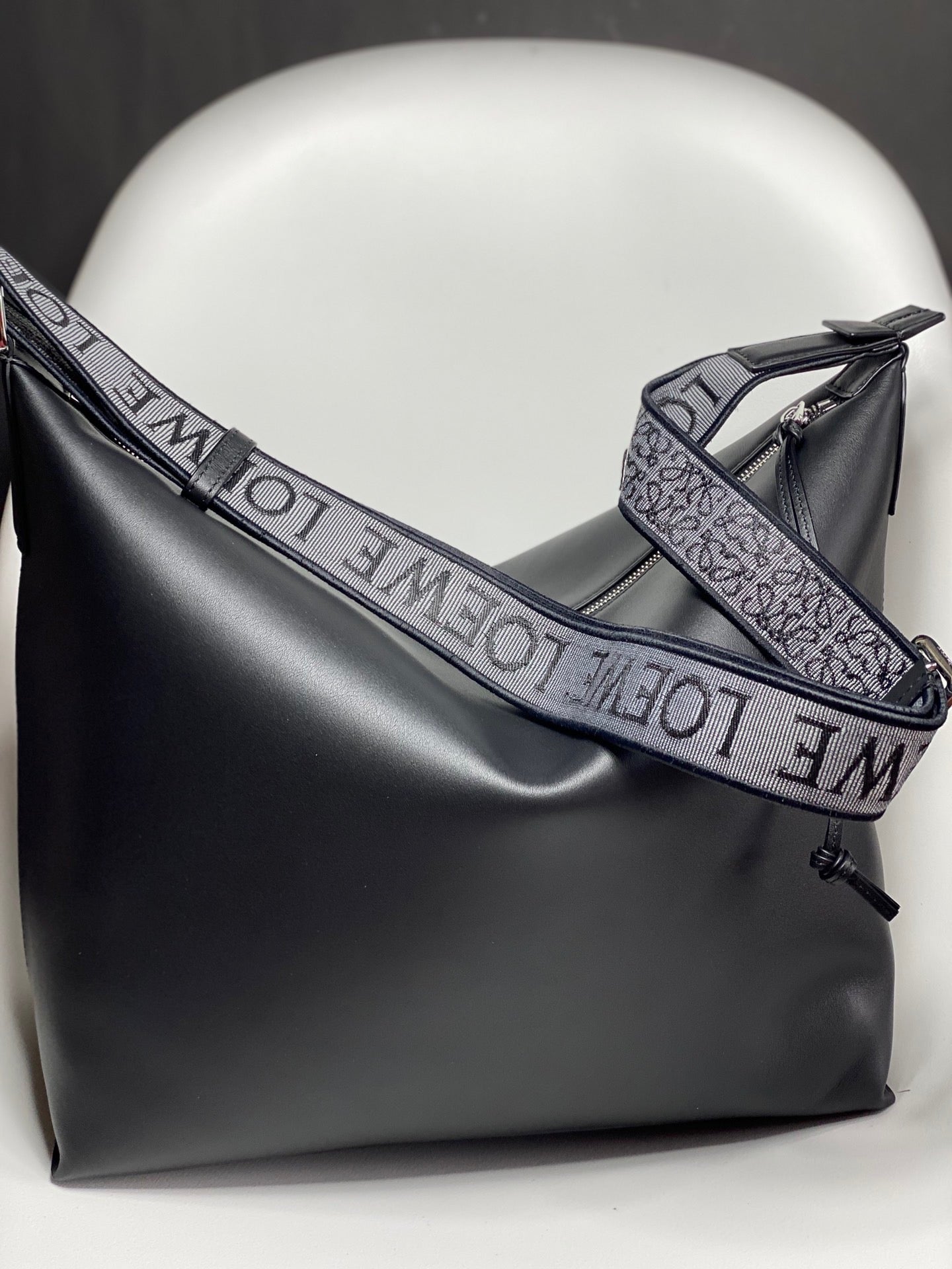 LO Messenger Bag