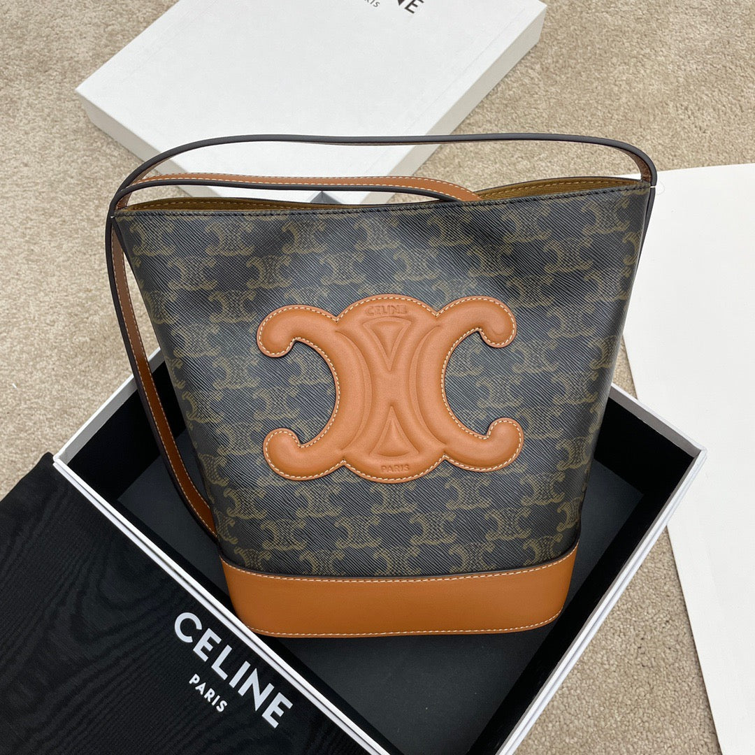 CEL Triomphe Bucket