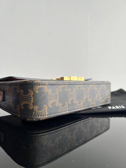 CEL Triomphe Hobo