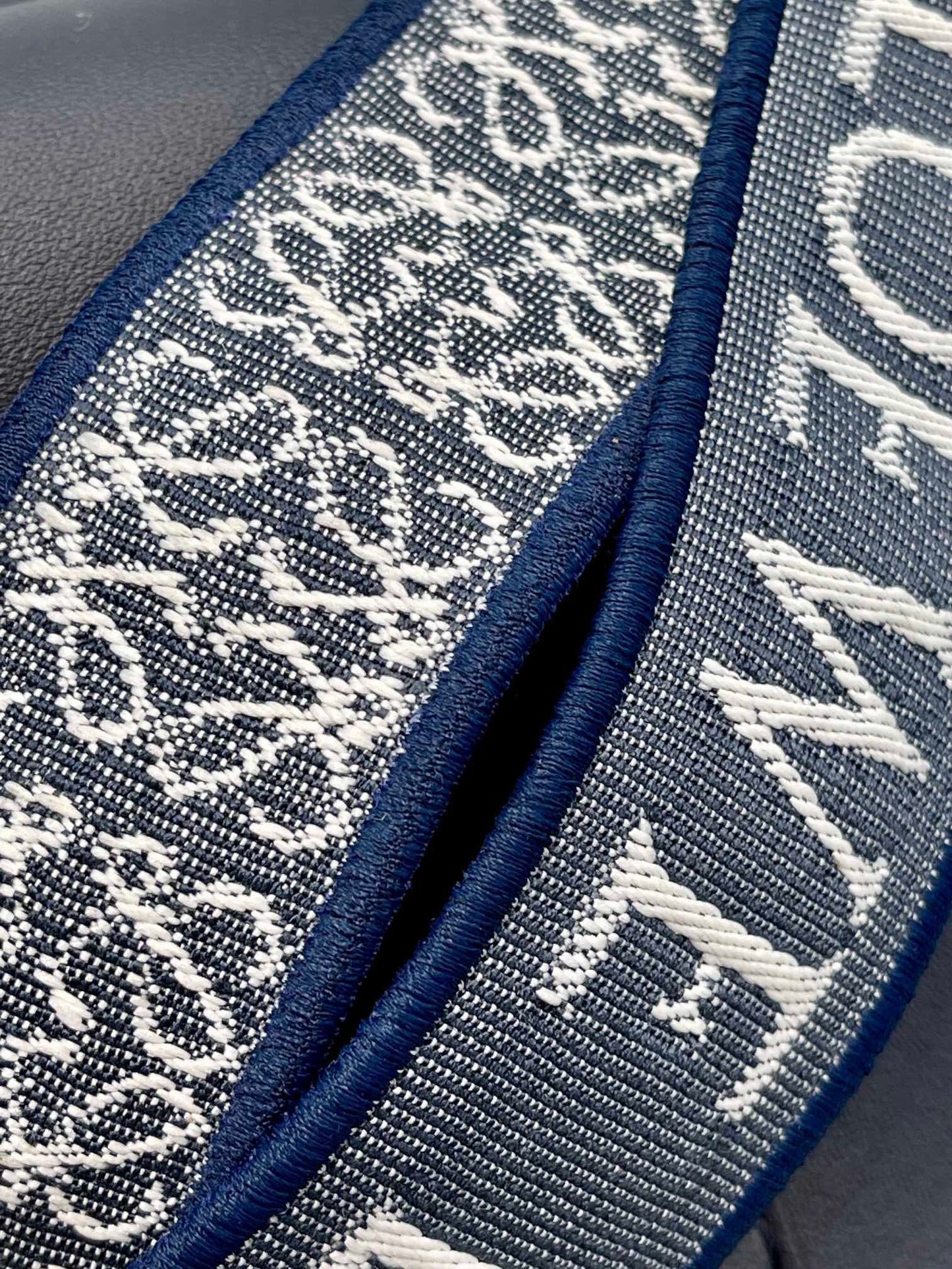 LO Messenger Bag