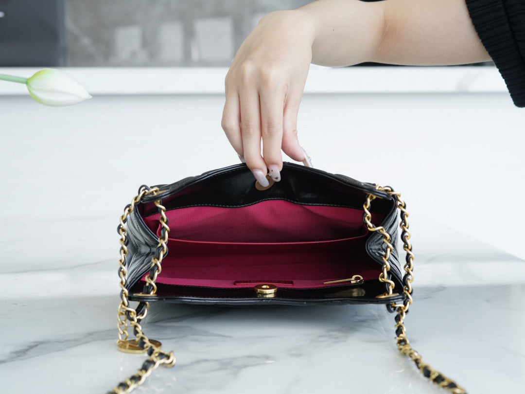 CHA 23C Hobo Bag