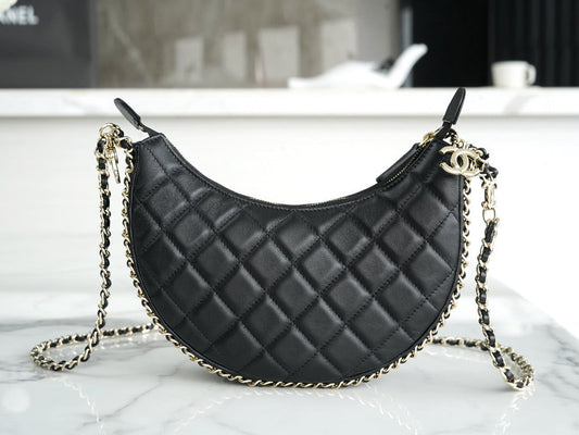 CHA 23p Hobo Bag