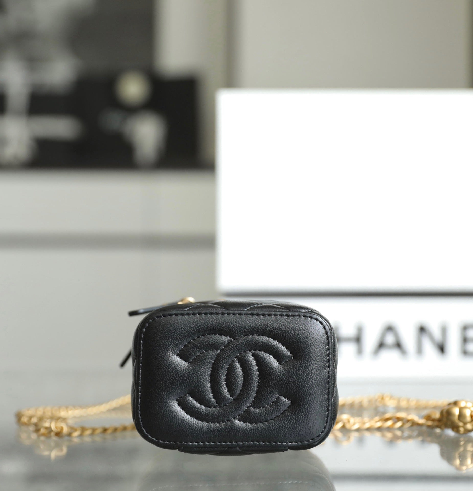 CHA 23s Mini Vanity