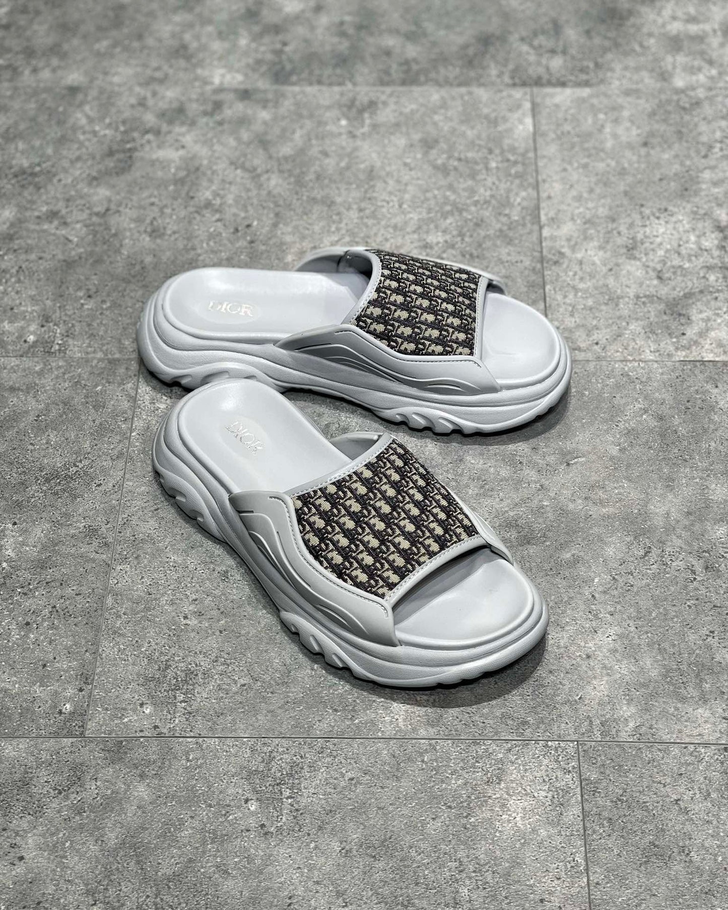 DIO Sandal