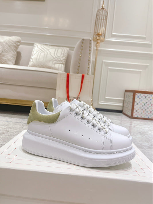 Sneakers & Shoes